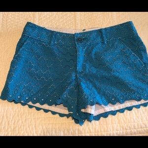 Lilly Pulitzer EUC Walsh shorts blue eyelet